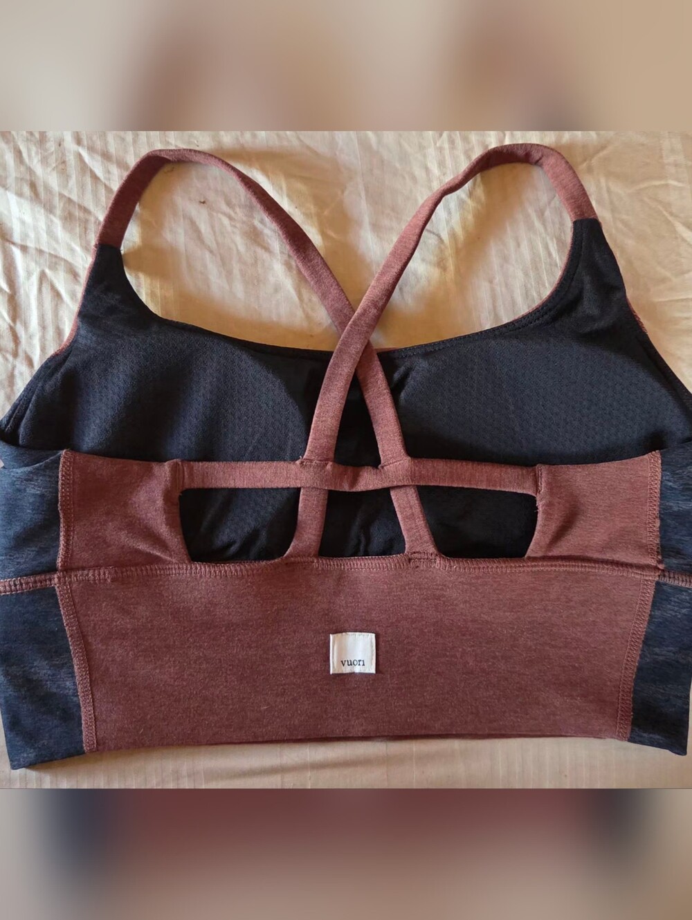 NWOT- Vuori Women’s Rust Crossback Sports Bra